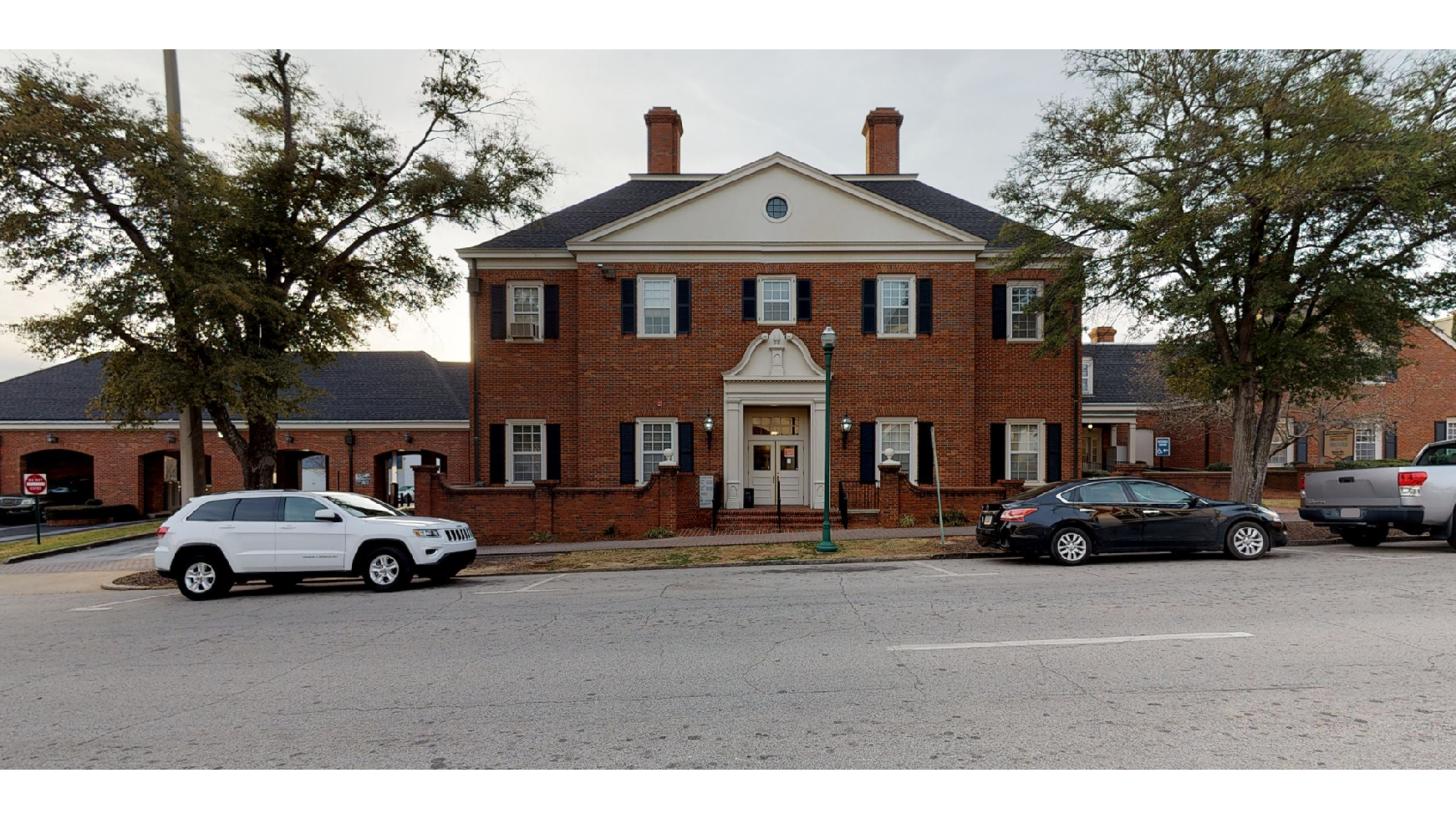 Bank of America (with Drive-thru ATM) 01