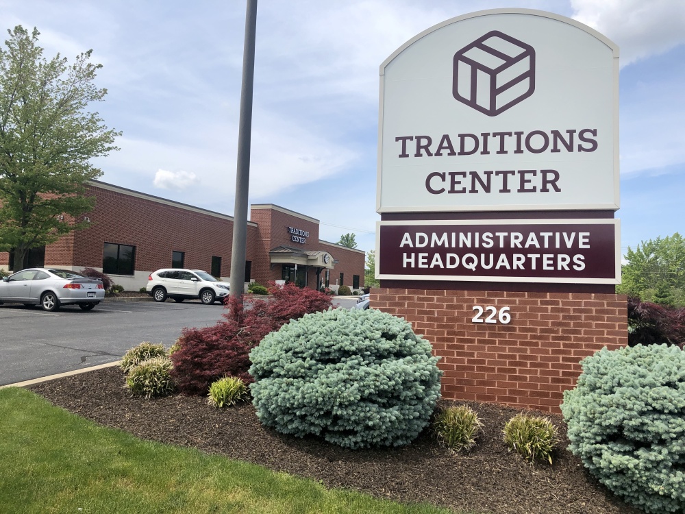Traditions Bank 01