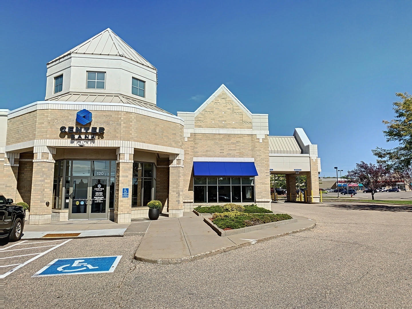 Center Bank 01