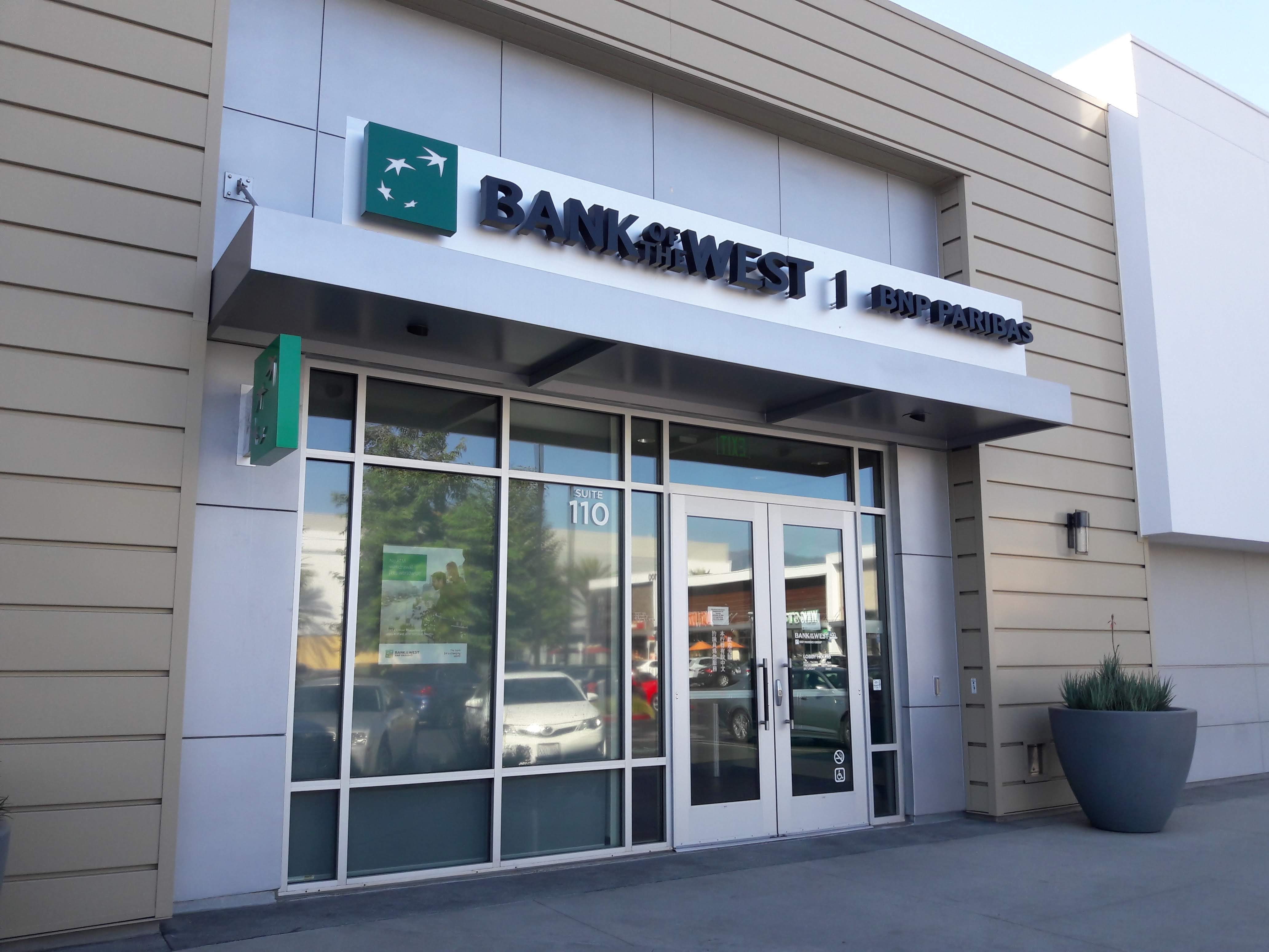 Bank of the West 01