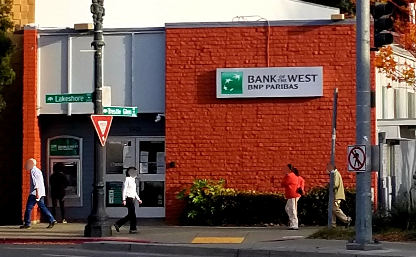 Bank of the West 01
