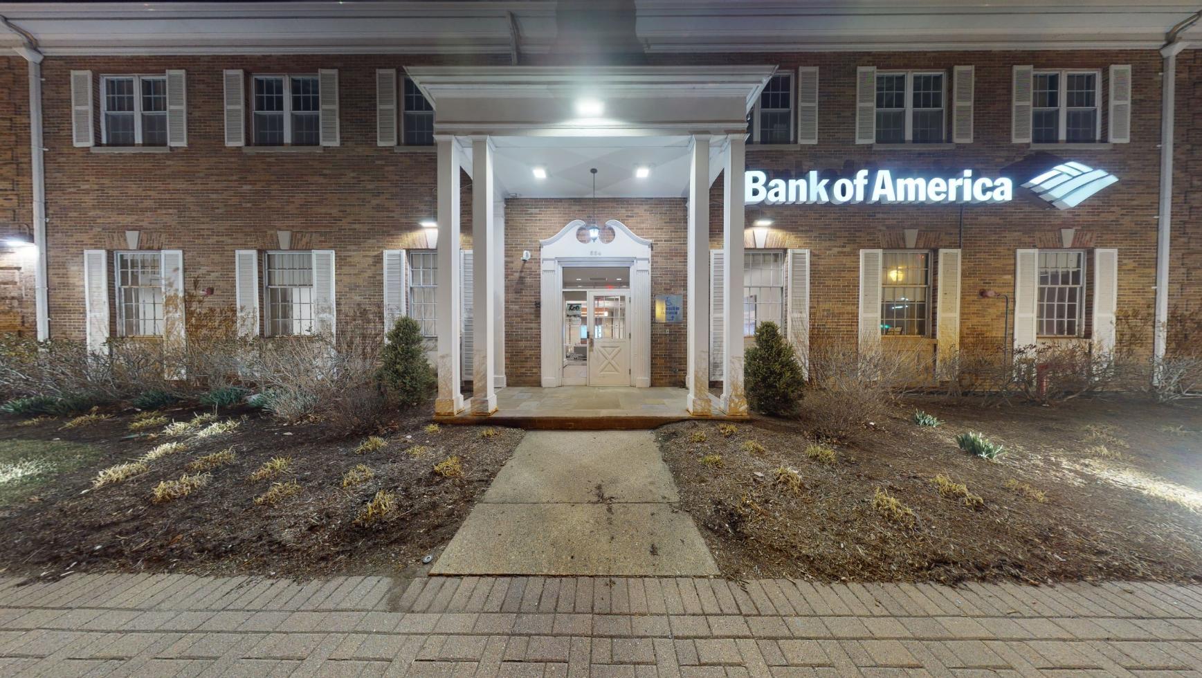 Bank of America (with Drive-thru ATM) 01