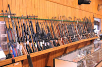 Rock House Gun & Pawn 01
