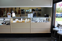 Alpha Pawn & Jewelry 02