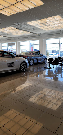 Nissan World of Springfield 02