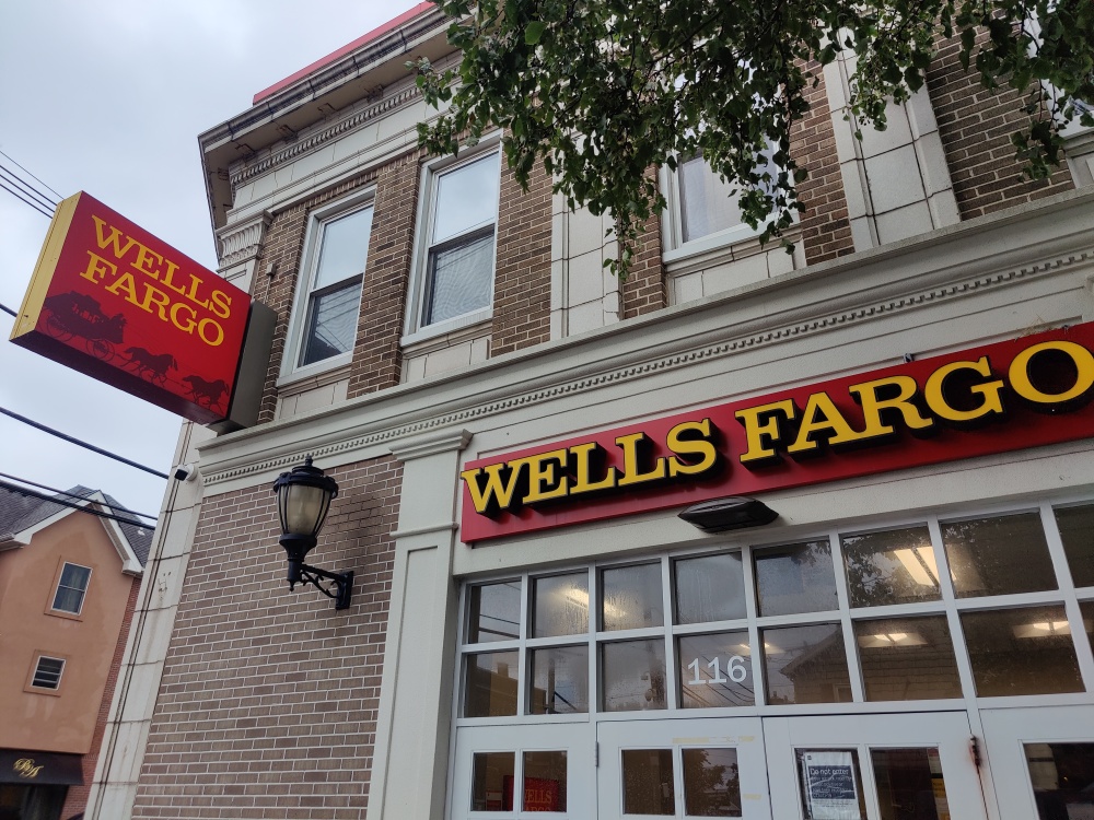 Wells Fargo Bank 01