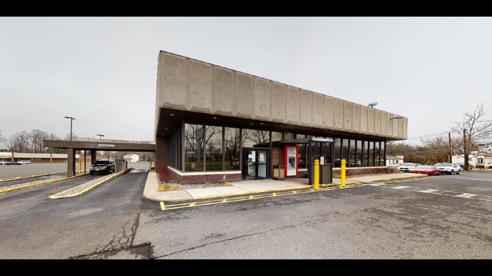 Bank of America (with Drive-thru ATM) 01