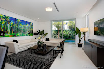 Quontic Bank - Miami Loan Office 04