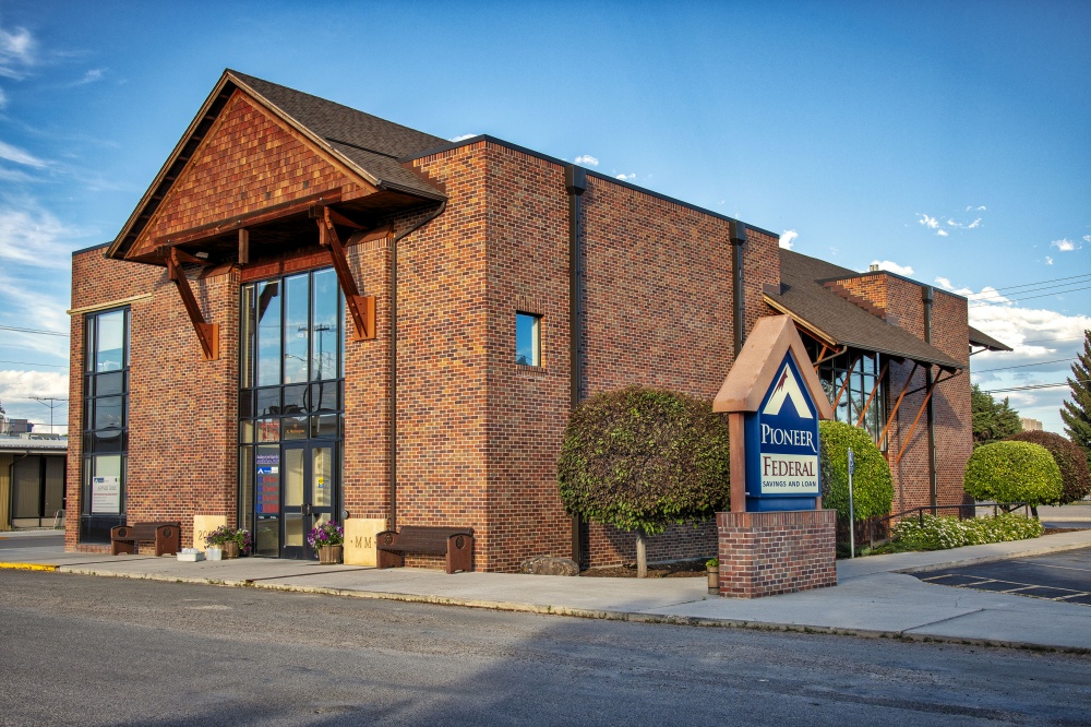 Pioneer Federal Savings & Loan 01