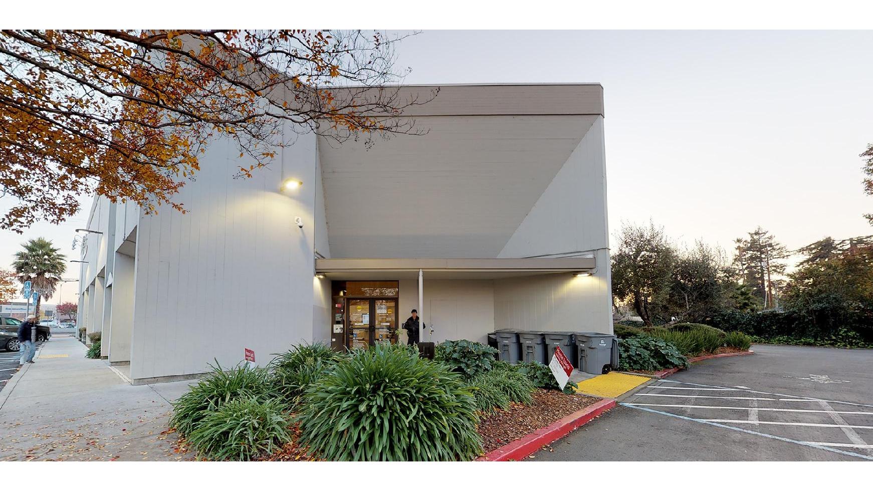 Bank of America (with Drive-thru ATM) 01