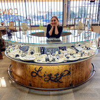 Lizzy's Jewelry & Coins 04