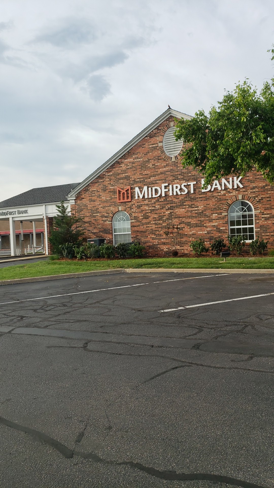 MidFirst Bank 01