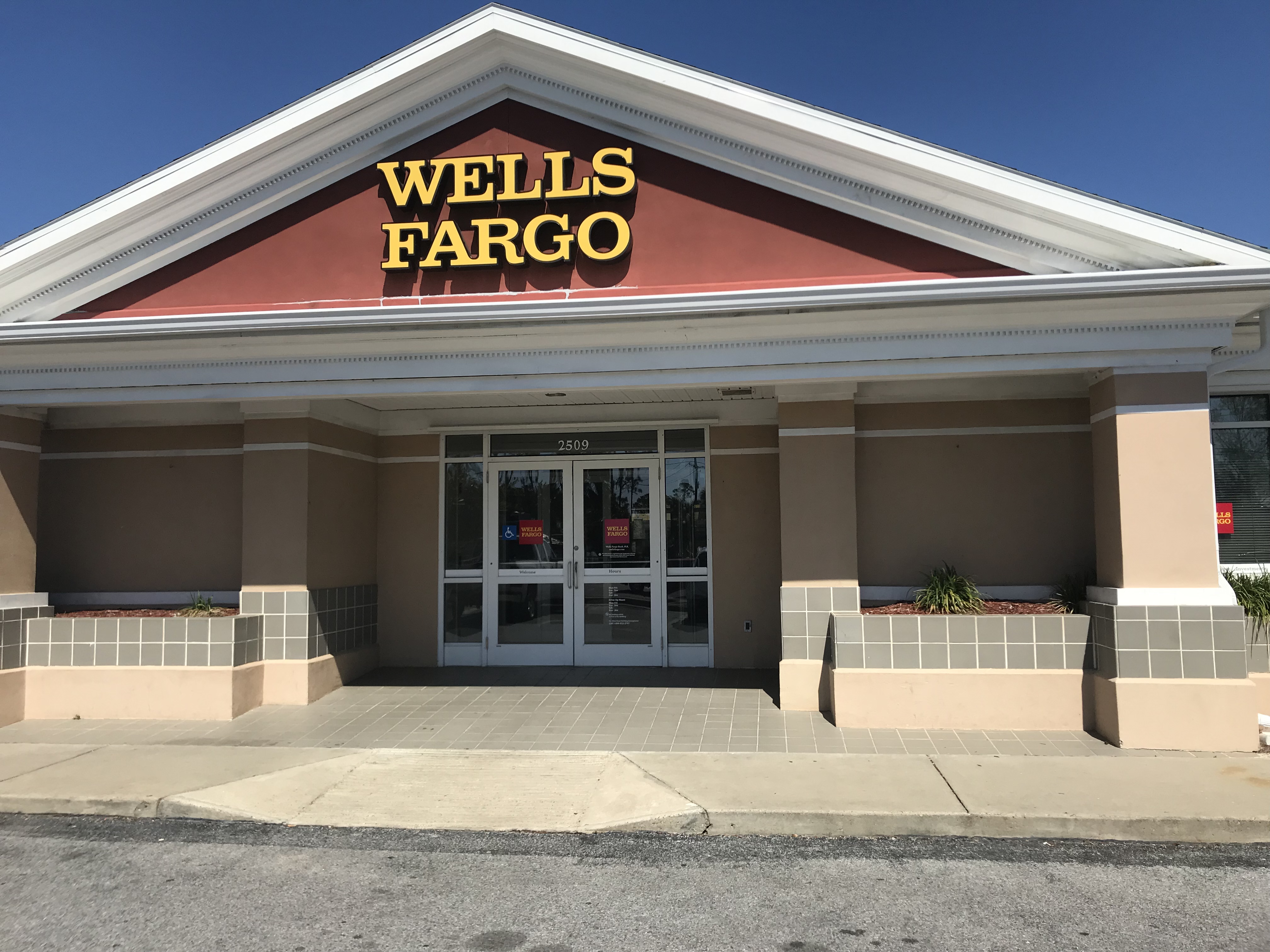 Wells Fargo Bank 01