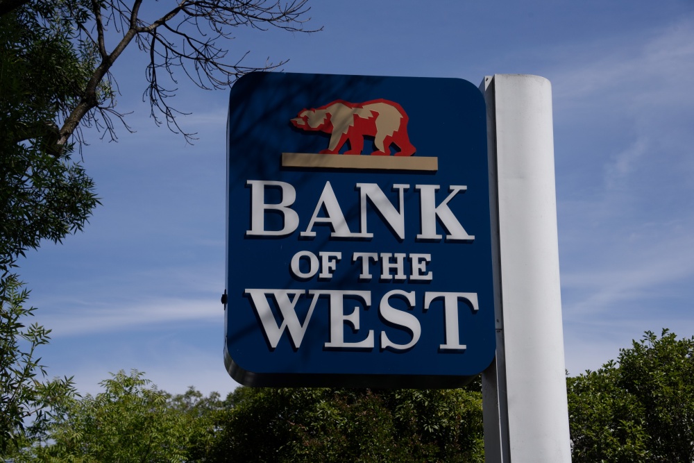 Bank of the West 01