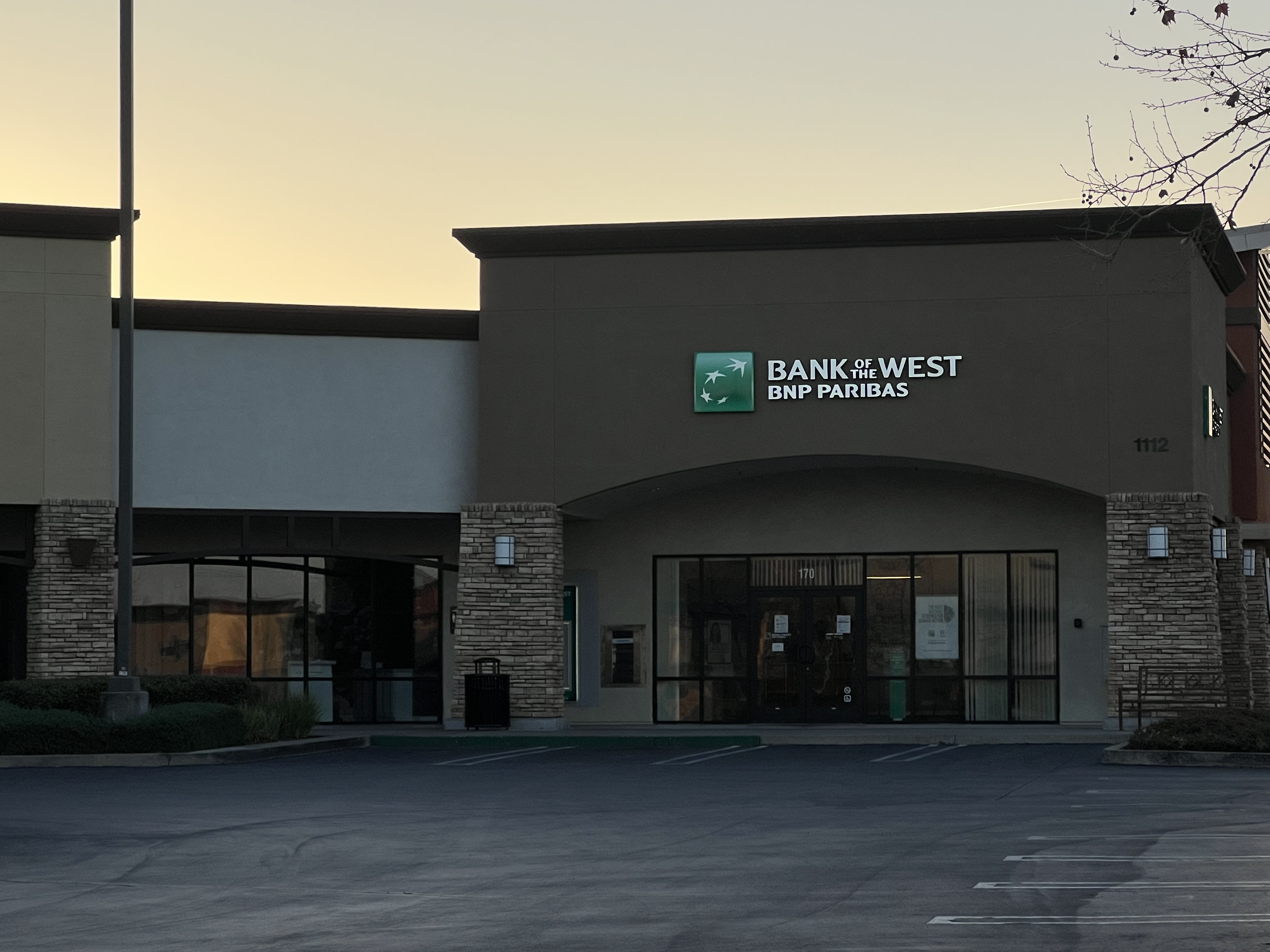 Bank of the West 01
