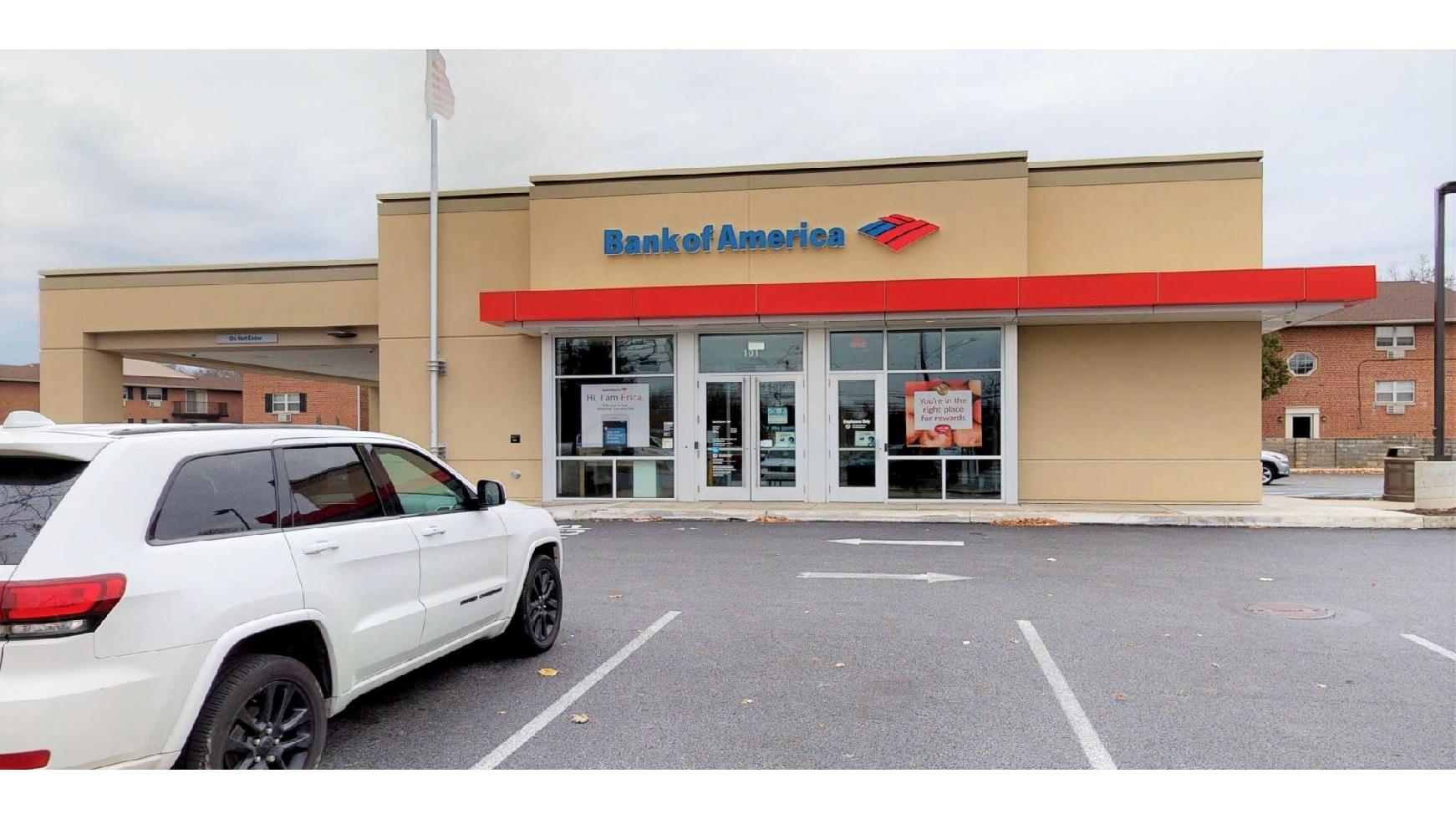 Bank of America (with Drive-thru ATM) 01