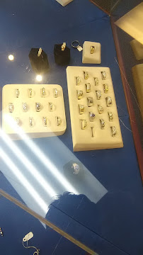Mel's Pawn Shop 04