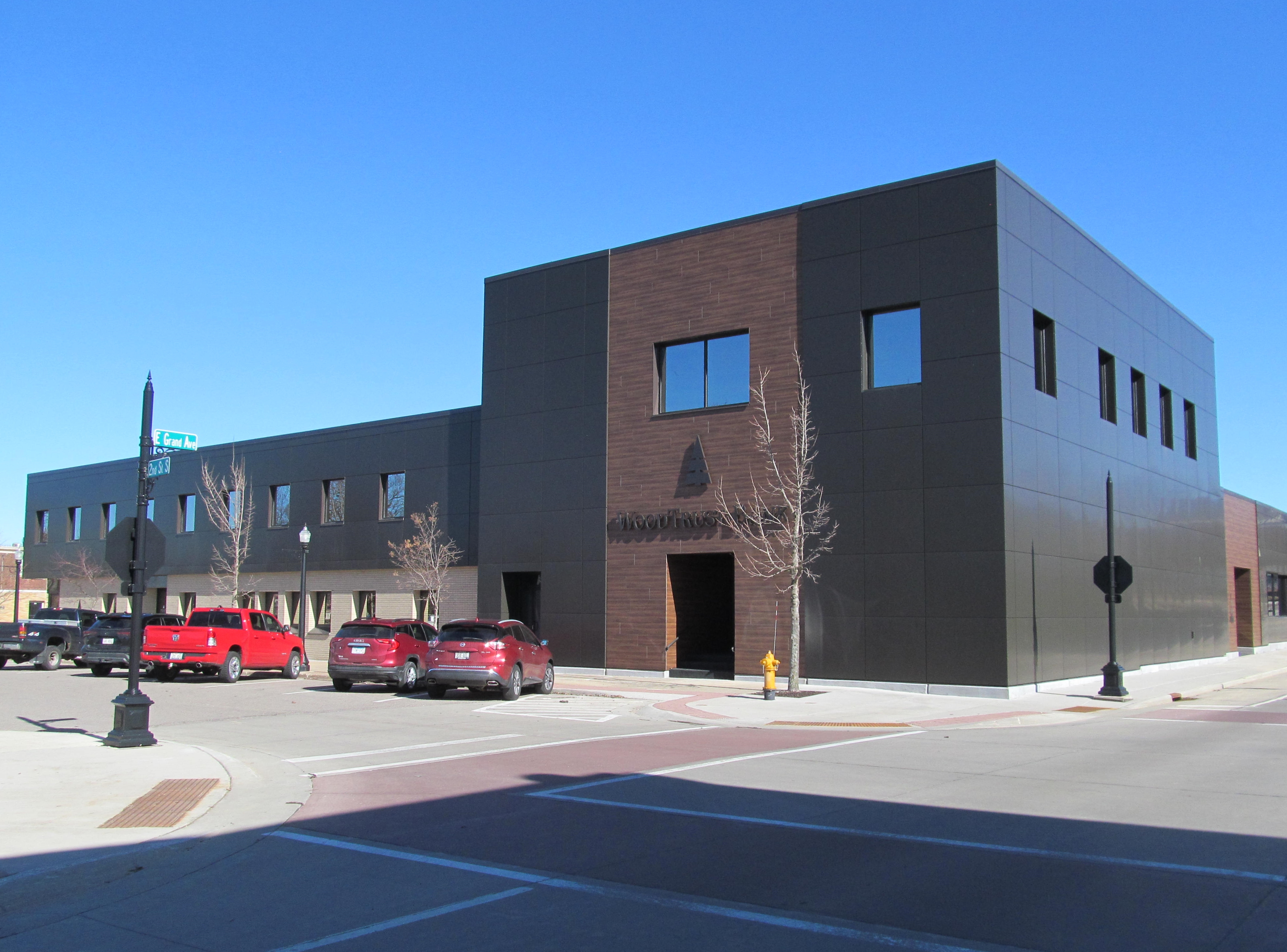 WoodTrust Bank 01