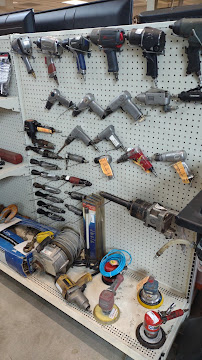 Emergency Pawn Shop 04