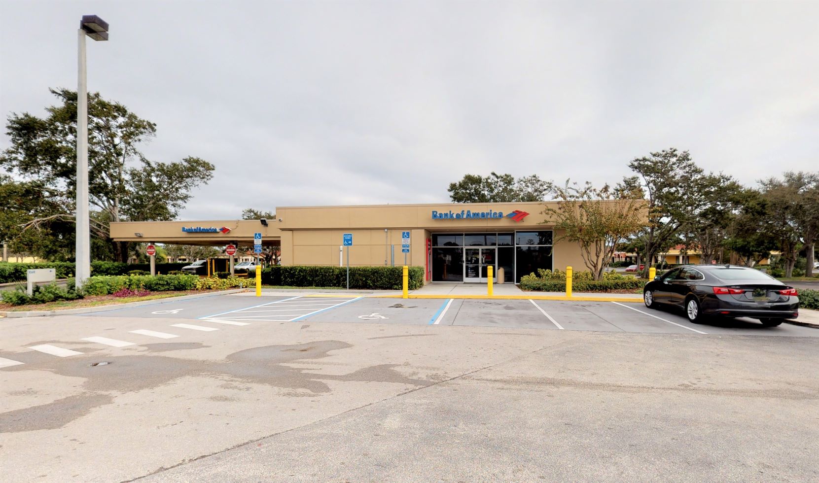 Bank of America (with Drive-thru ATM) 01
