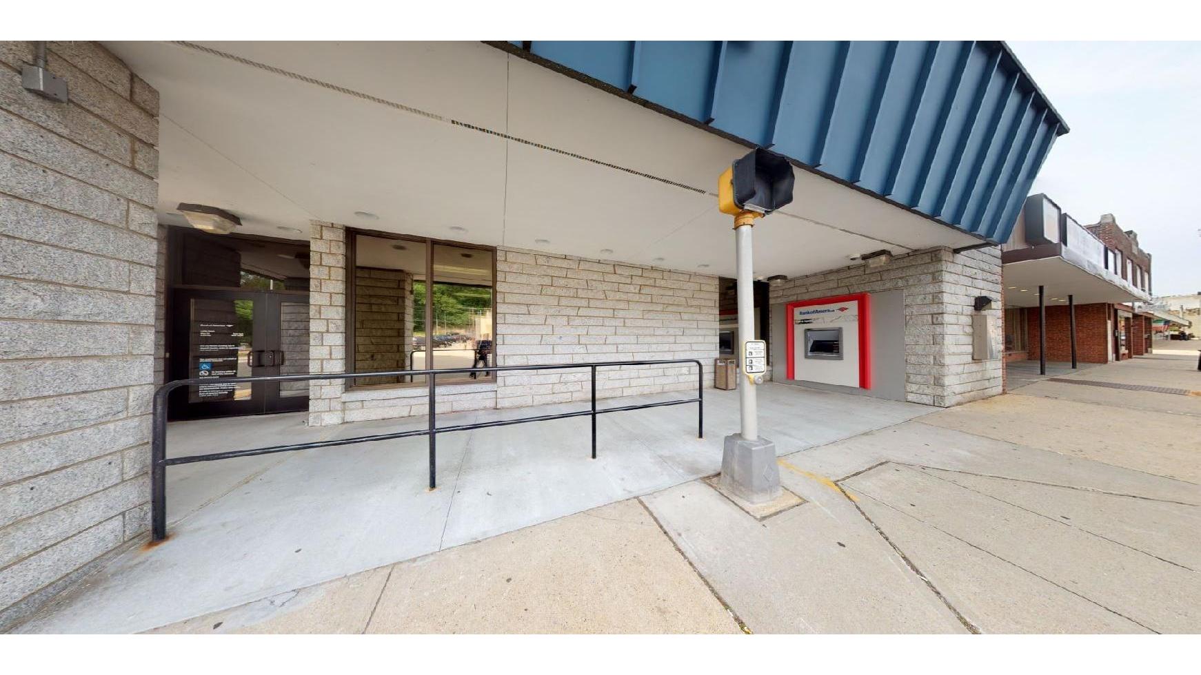 Bank of America (with Drive-thru ATM) 01