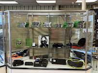 B & B Sporting Goods & Pawn 03