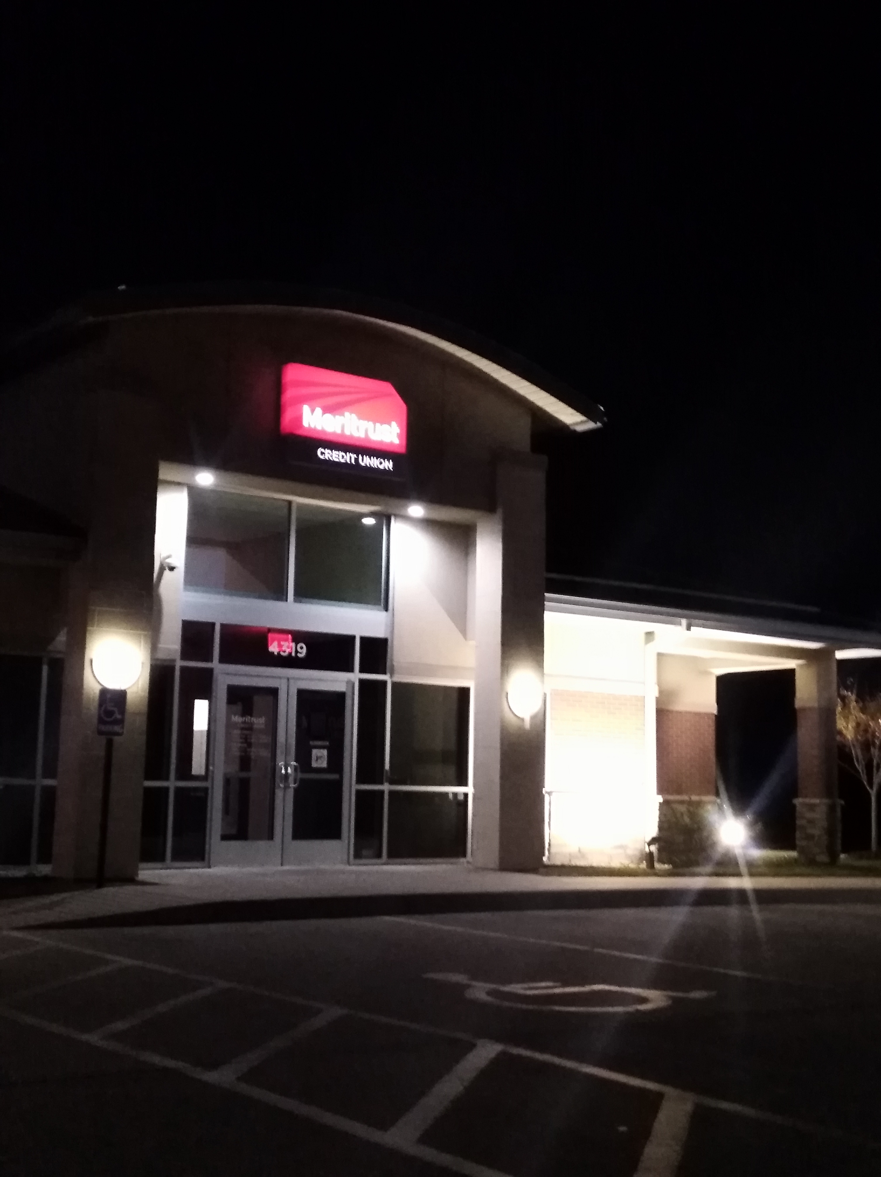 Meritrust Credit Union - Lakeside 01