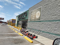 Benny's Pawn Shop 01