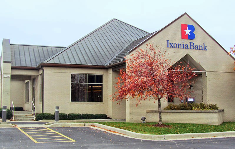 Ixonia Bank 01