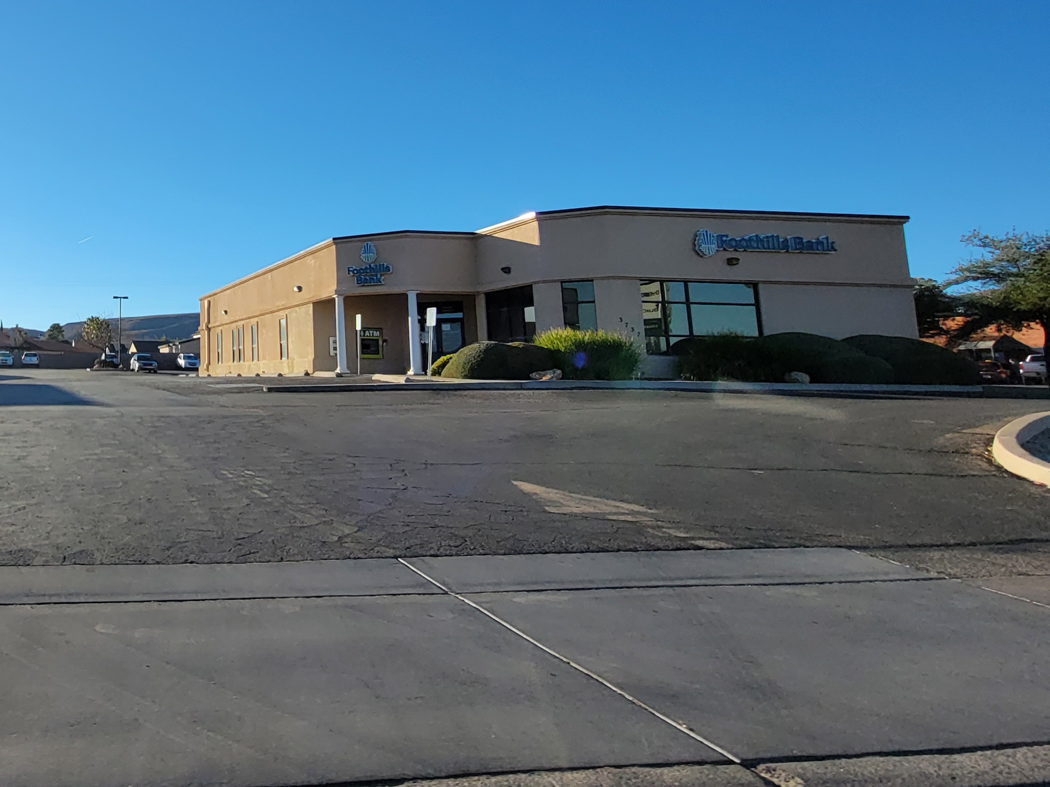 Foothills Bank - Kingman Stockton Hill 01