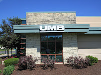 UMB Bank (with drive-thru services) 04