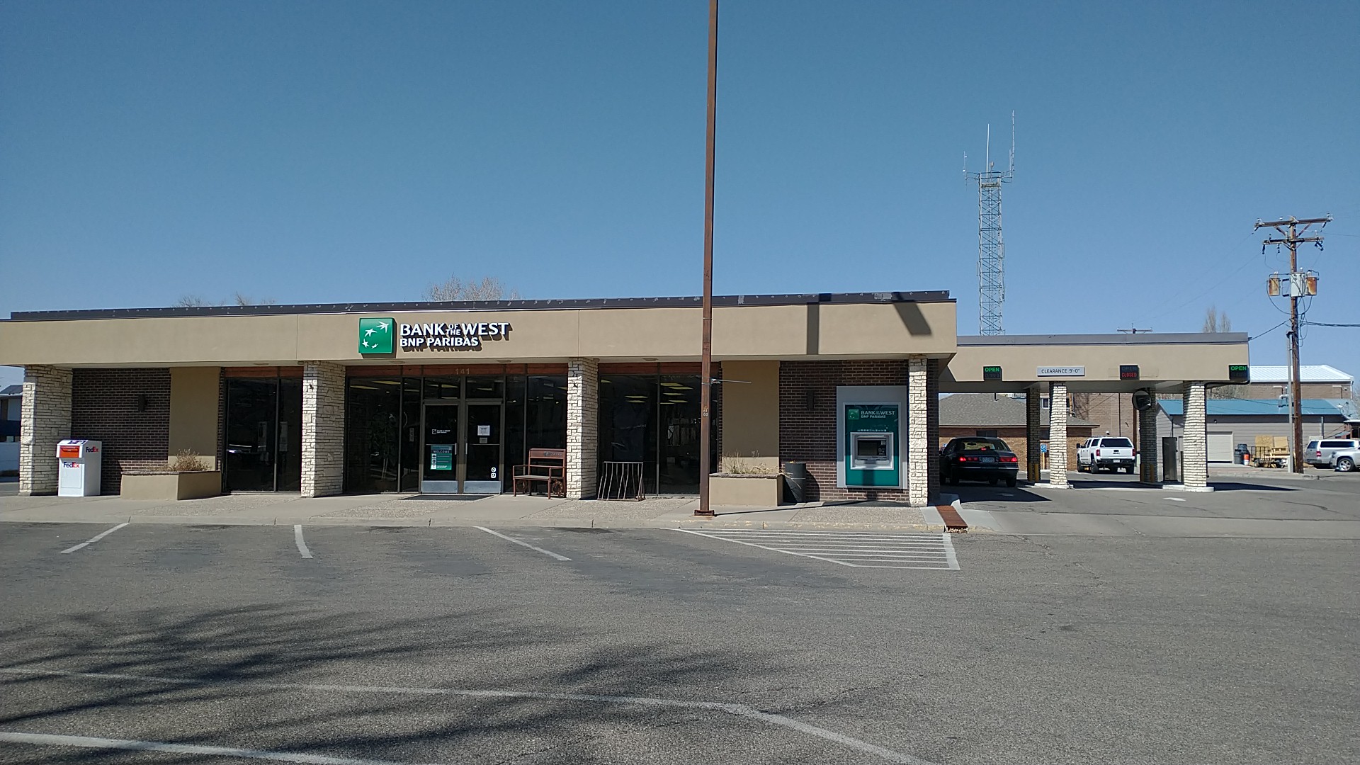 Bank of the West 01