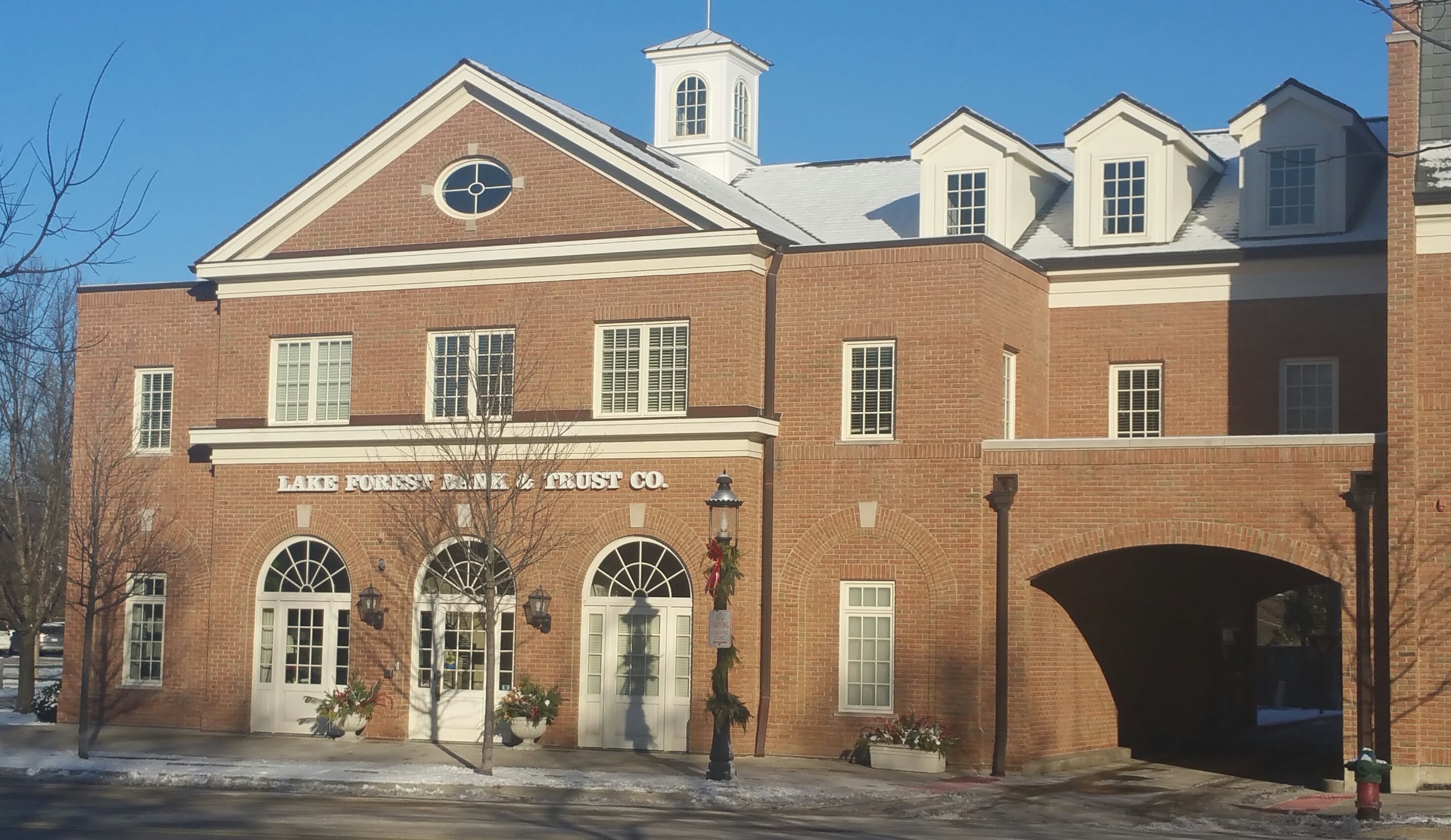 Lake Forest Bank & Trust 01