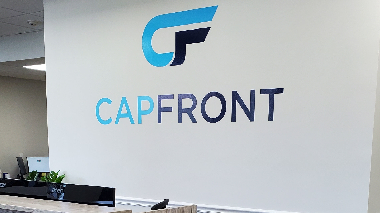 CapFront 01