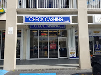 The Check Cashing Store 01