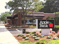 Apple Bank 02