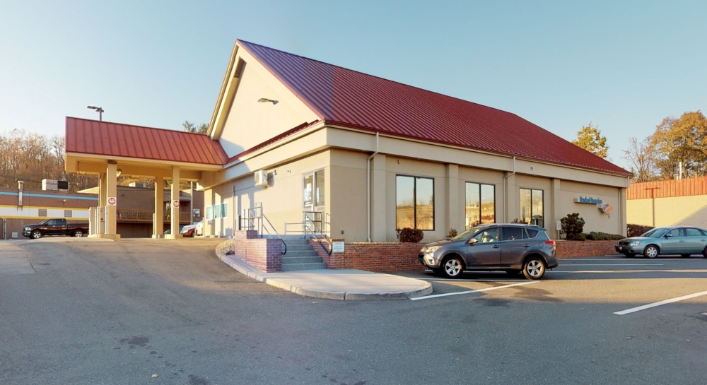 Bank of America (with Drive-thru ATM) 01