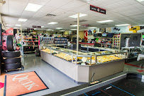 Quik Pawn Shop 01