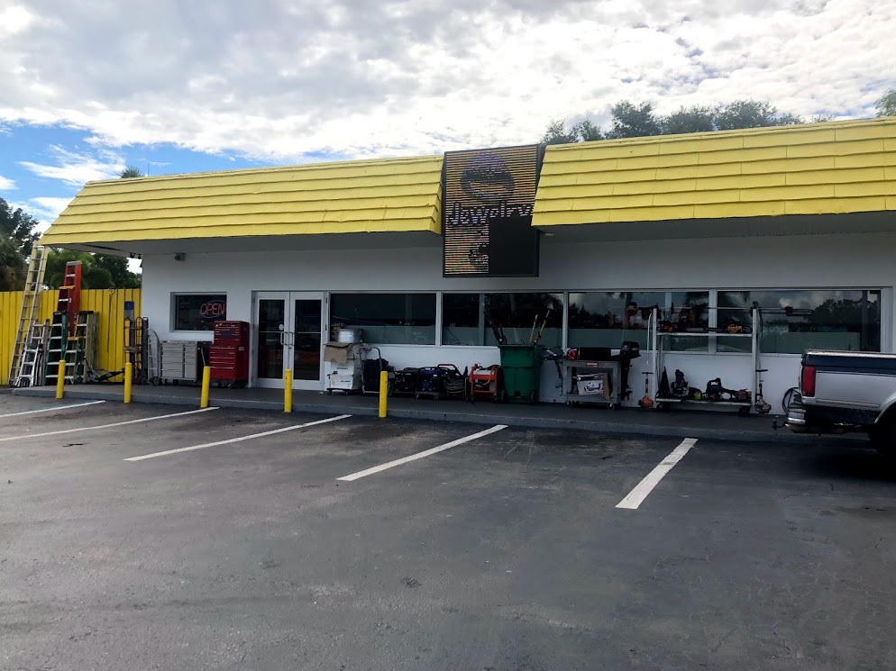 Larry's Pawn East 01