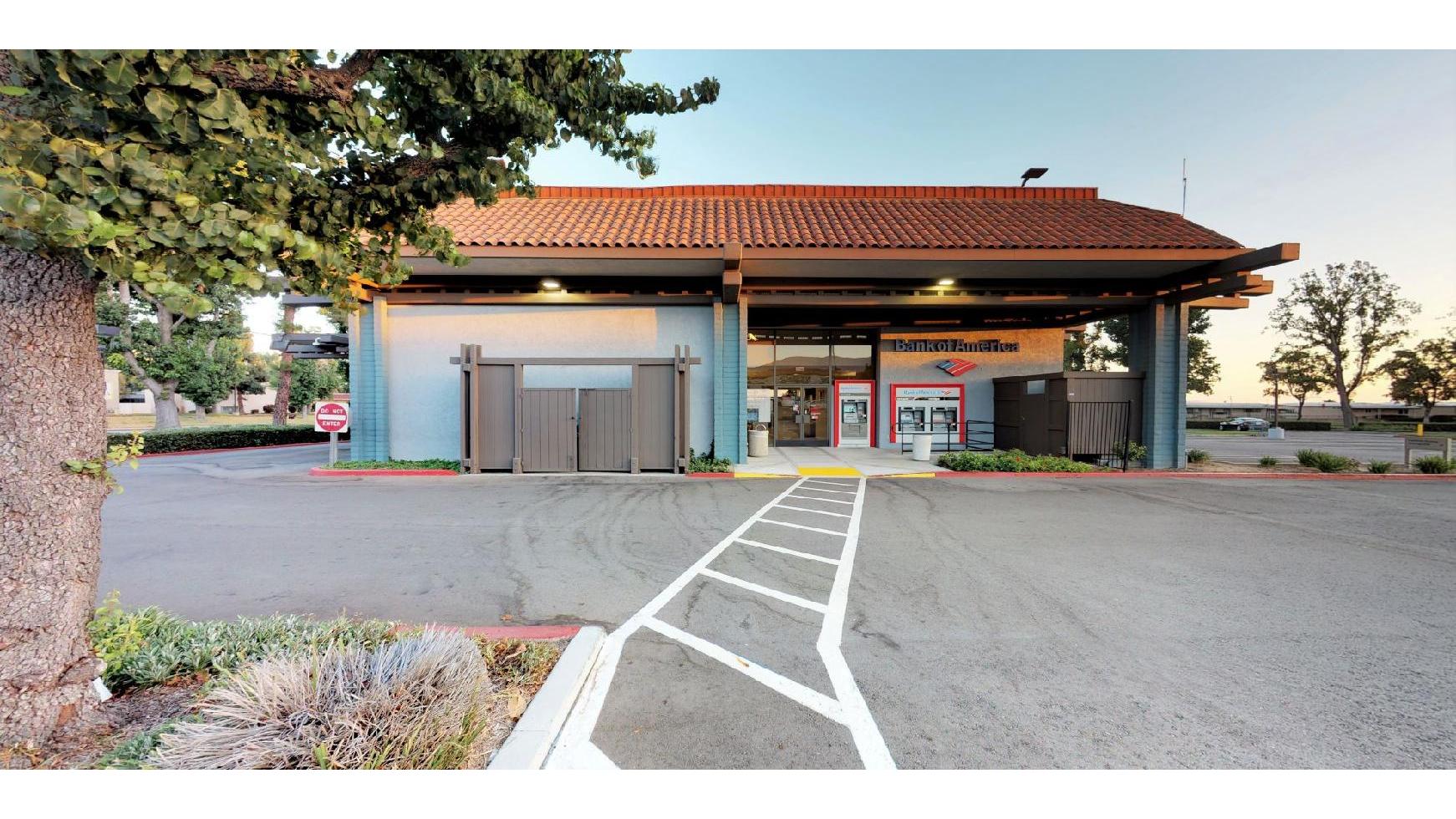 Bank of America (with Drive-thru ATM) 01