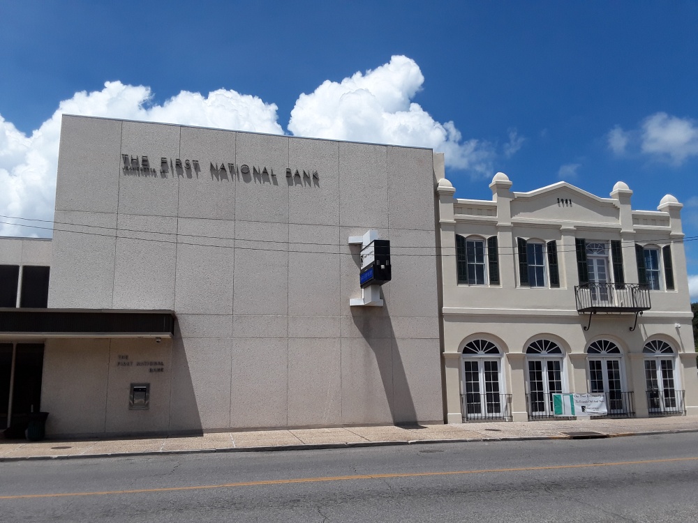 The First National Bank of Jeanerette 01