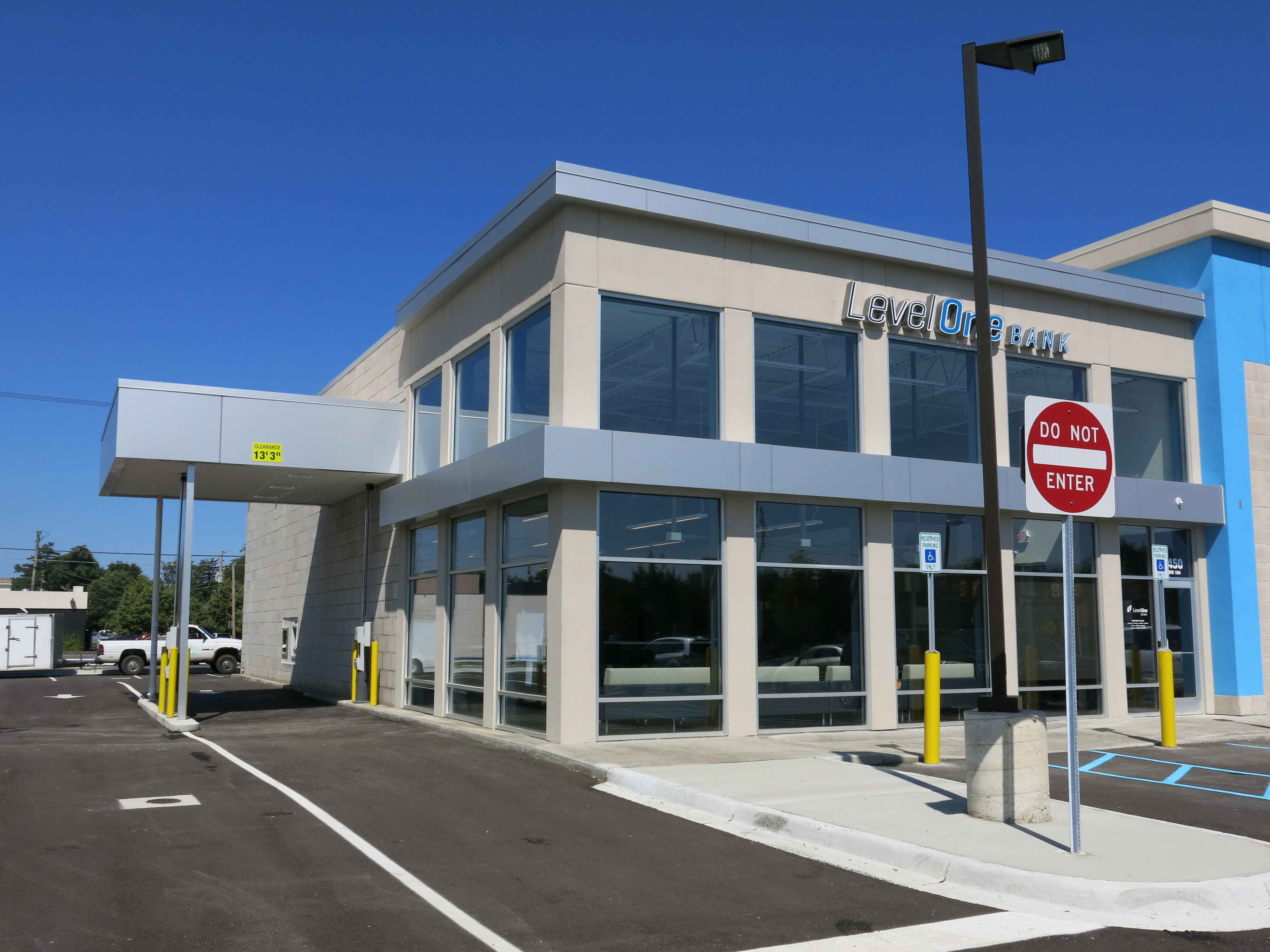 Level One Bank Bloomfield Hills Michigan 01