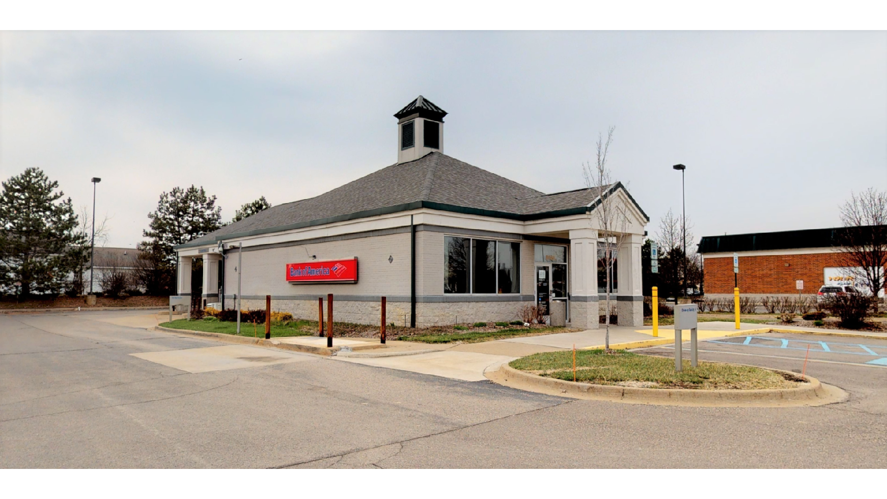 Bank of America (with Drive-thru ATM) 01