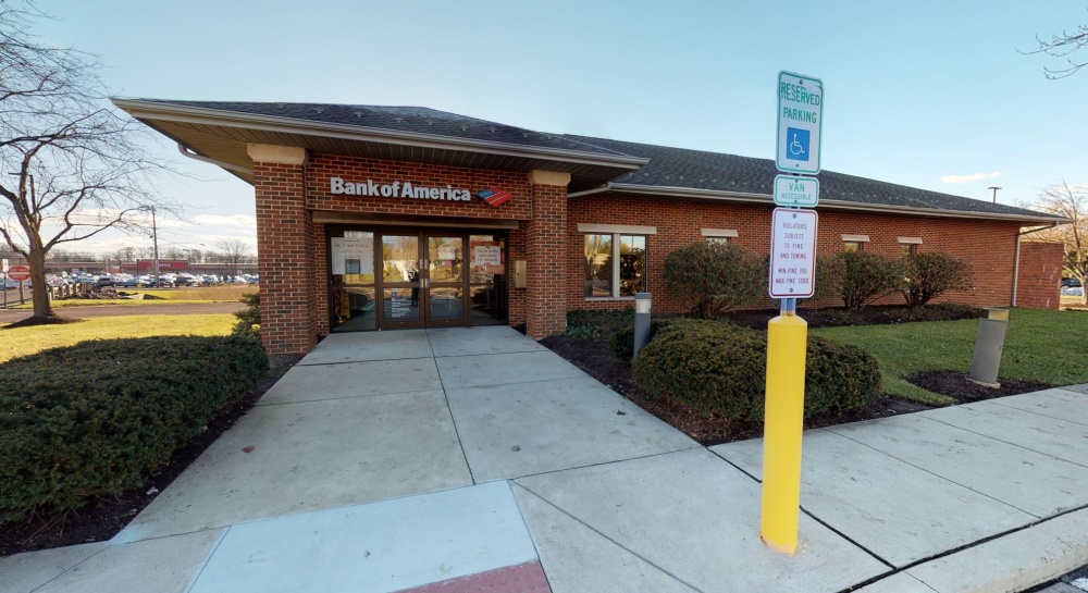 Bank of America (with Drive-thru ATM) 01