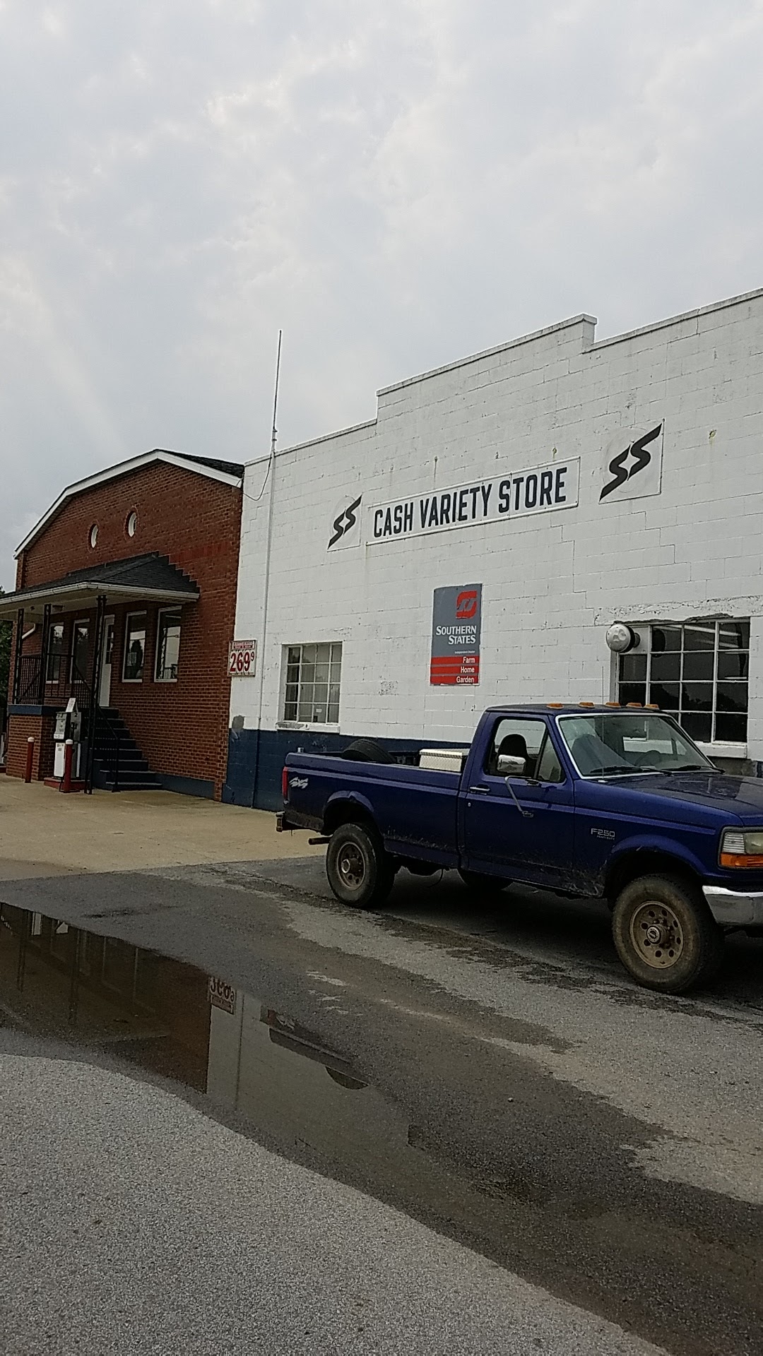 Cash Variety Store 01