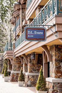 D.L. Evans Bank 02