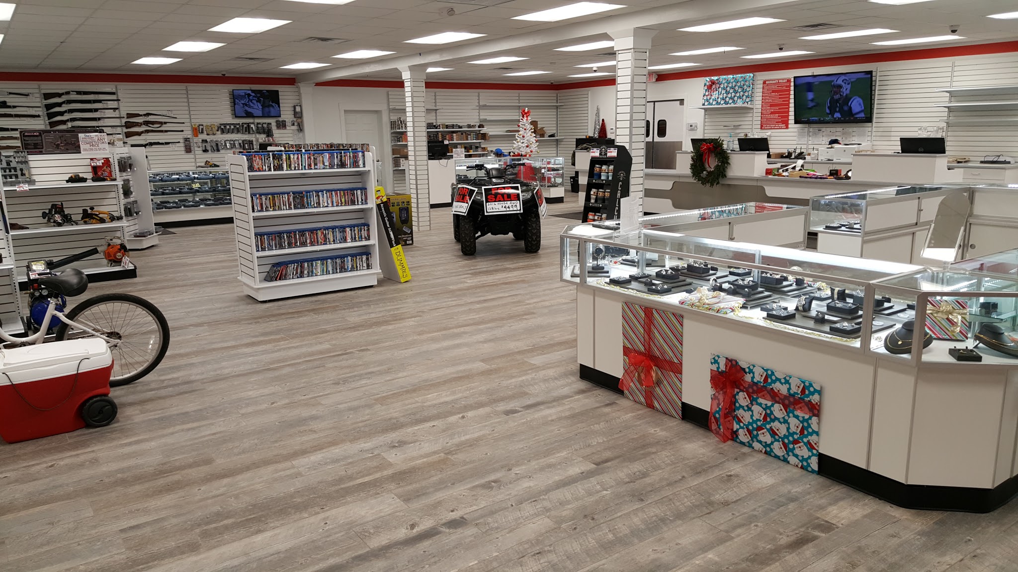 Dan's Discount Jewelry and Pawn 01