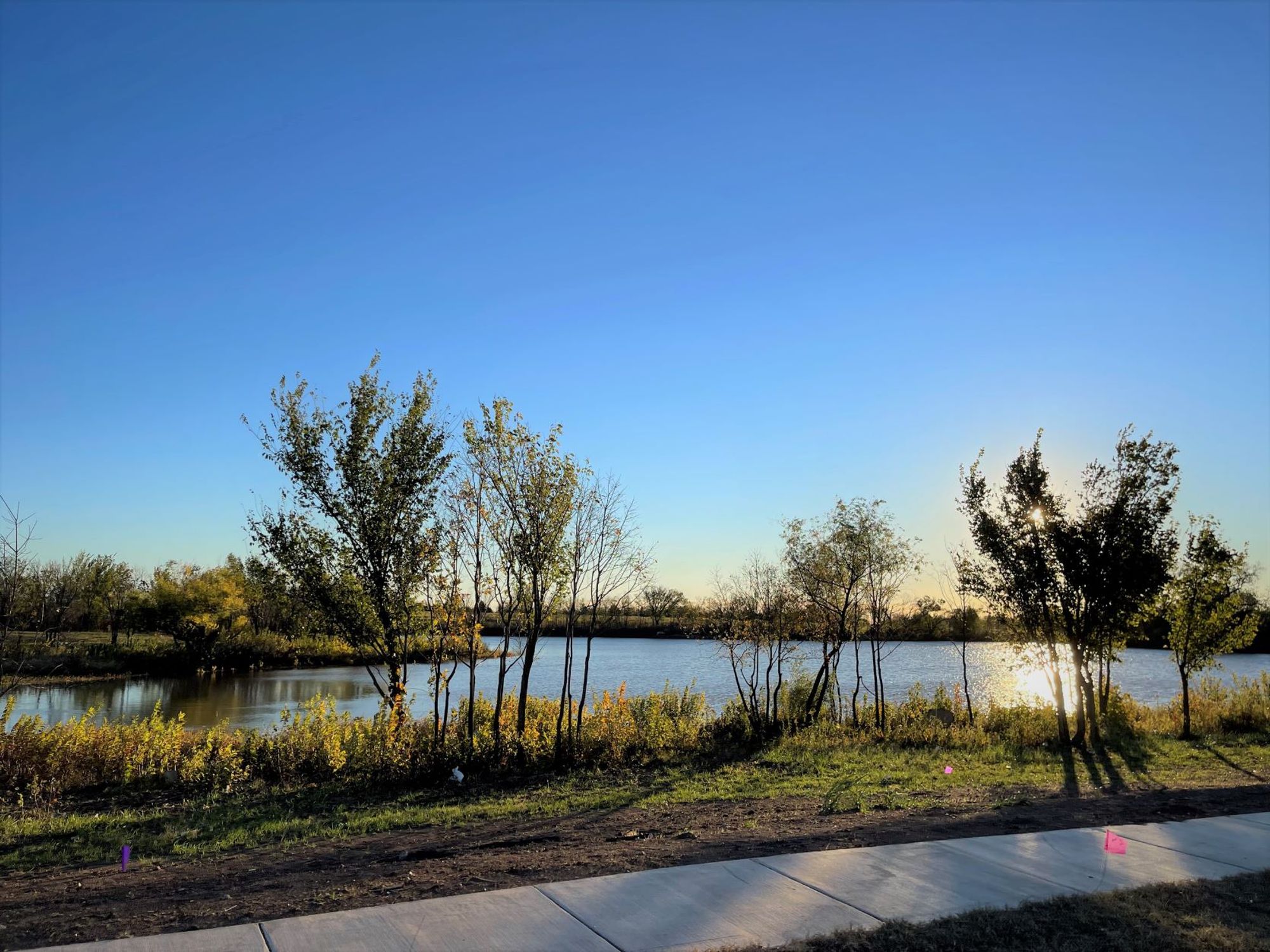 Abbot Lake - Ideal Homes & Neighborhoods 01