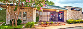 Broadway Bank - Seguin Financial Center 01