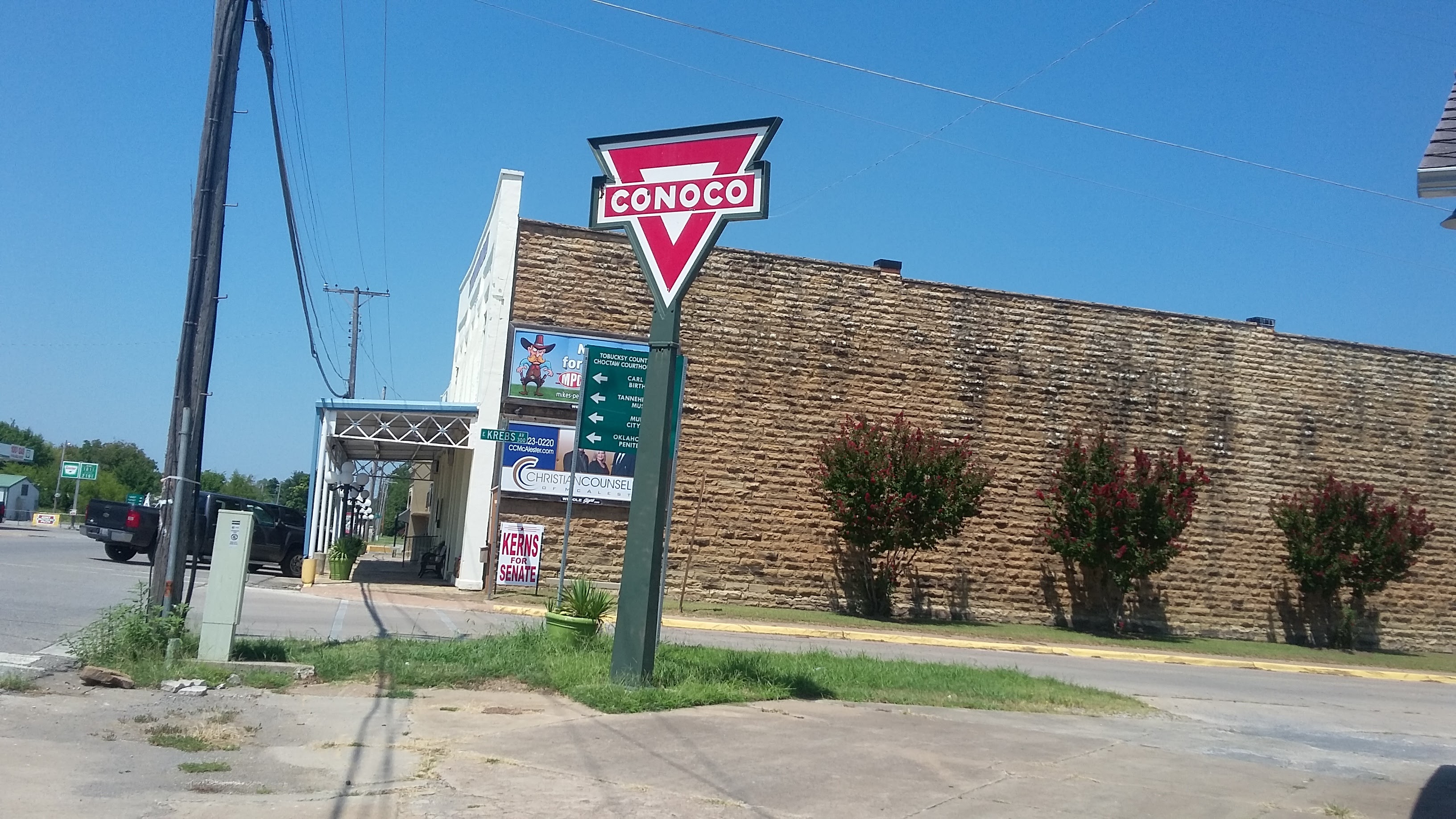 Red Barn Pawn & Music 01